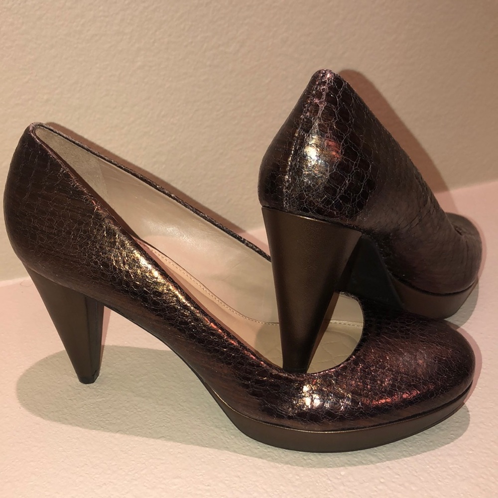 New Antonio Melani Bronze Gold Pump Heels